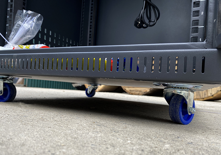 Tủ rack 15U D600 mẫu mới hãng UNIRACK